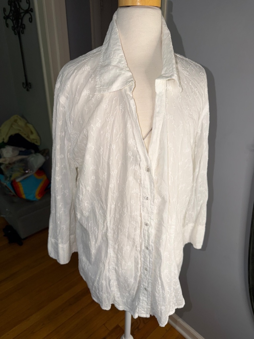 Cino 100% Cotton White Button-Down Eyelet Shirt - Women